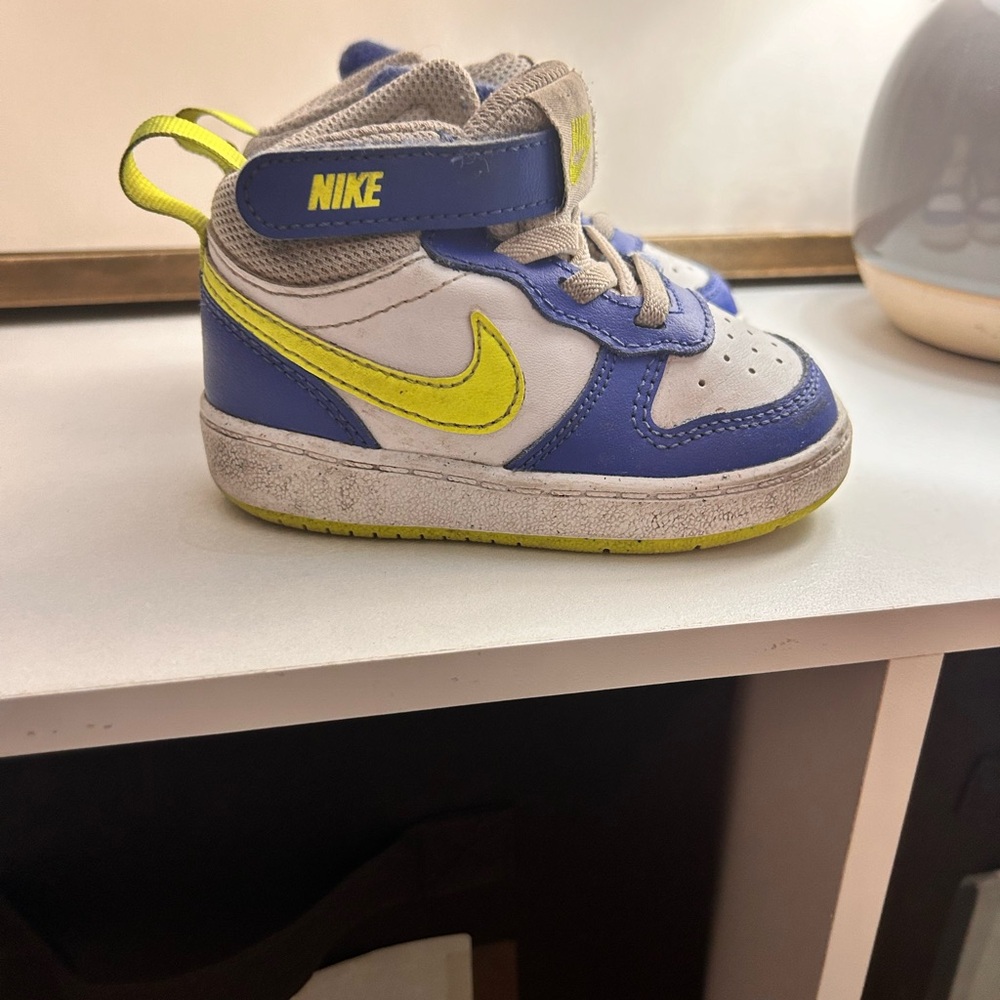 Nike Blue and Yellow toddler high tops, size 5 – gently used